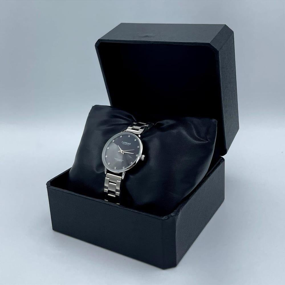 Woman stainless steel Analogue watch dark blue crystal markers